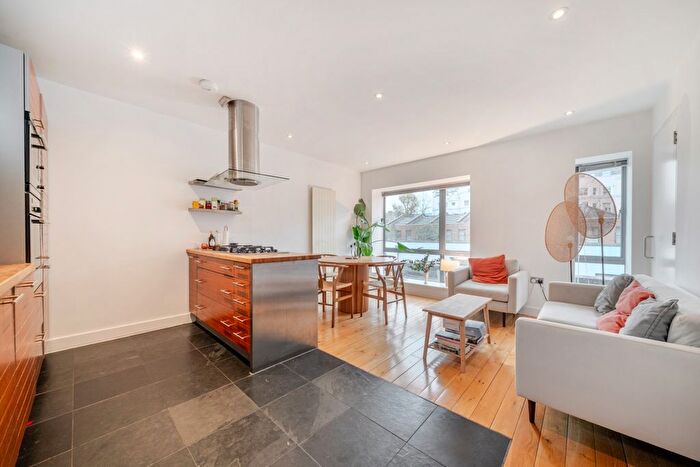 2 Bedroom Mews To Rent In Dunworth Mews, London, W11