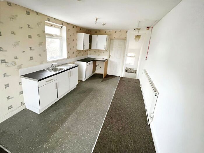 1 Bedroom Flat To Rent In Cannock Road, Wednesfield, Wolverhampton, West Midlands, WV10