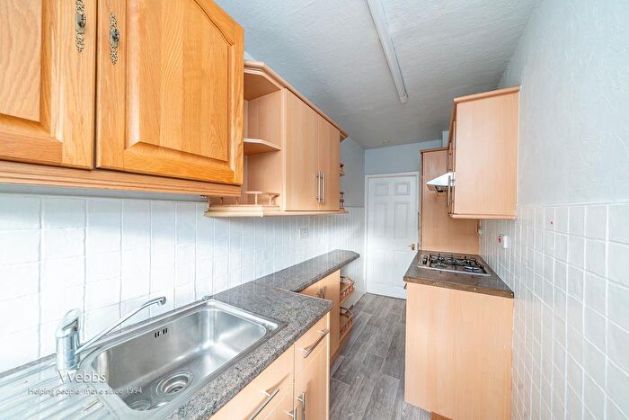 3 Bedroom Terraced House For Sale In Hadley Way, Walsall, WS2