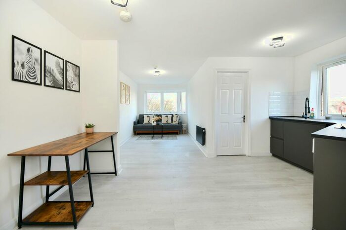 1 Bedroom Flat To Rent In Denmark Road, London, KT1