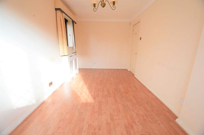 4 Bedroom Detached House For Sale In Carrick Drive, Ilford, IG6