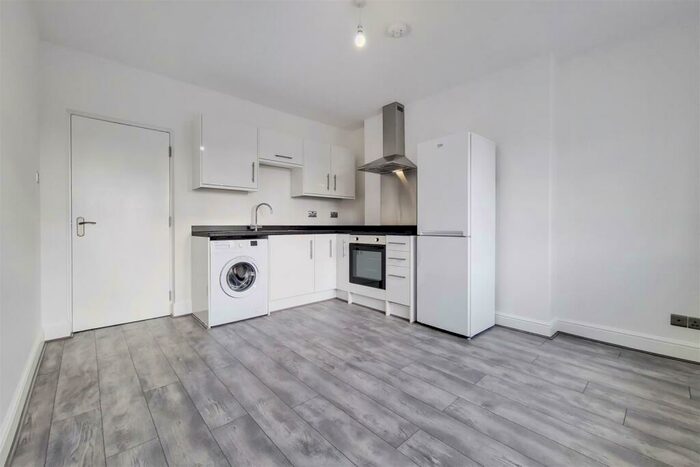 2 Bedroom Apartment To Rent In Roche House, London, E14