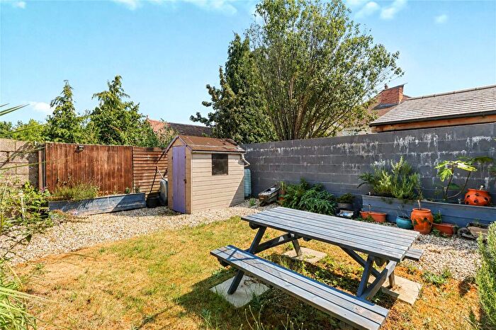 2 Bedroom Apartment For Sale In Stewart Road, Charminster, Bournemouth, BH8