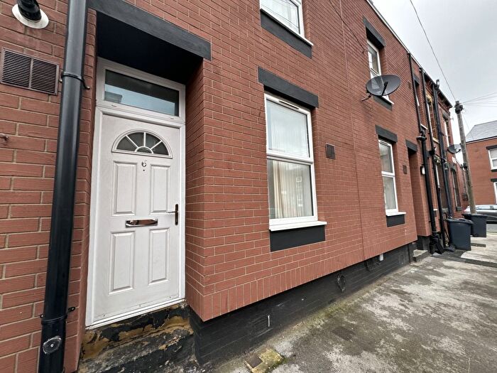 1 Bedroom Terraced House To Rent In Cleveleys Terrace, Leeds, LS11