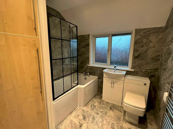 2 Bedroom House To Rent In Balfour Road, Bentley, DN5