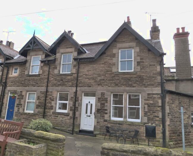 2 Bedroom Cottage To Rent In Park Square, Knaresborough, HG5