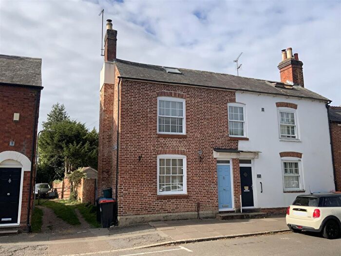 3 Bedroom End Terrace House For Sale In High Street, Stony Stratford, Milton Keynes, MK11