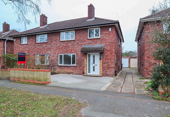 3 Bedroom Semi-Detached House To Rent In Harding Way, Cambridge, CB4