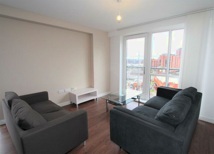 3 Bedroom Apartment To Rent In The Riley Building, Derwent St, M5