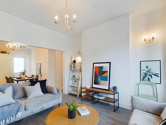 4 Bedroom Houseboat To Rent In Coulston Road, Lancaster, LA1