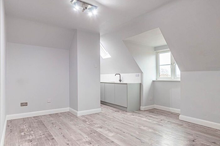 2 Bedroom Flat To Rent In Waterside Court, Ebberns Road, HP3