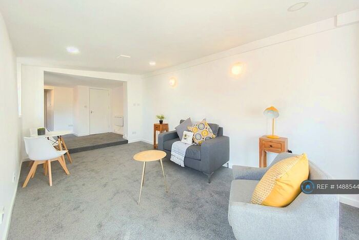 1 Bedroom Flat To Rent In Market Street, Stalybridge, SK15