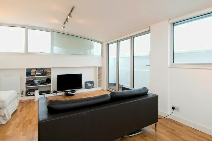 1 Bedroom Flat To Rent In Mcgregor Road, London, Uk, W11