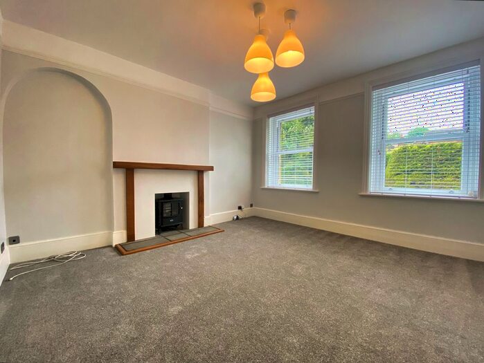 2 Bedroom Flat To Rent In Southview Road, Crowborough, TN6