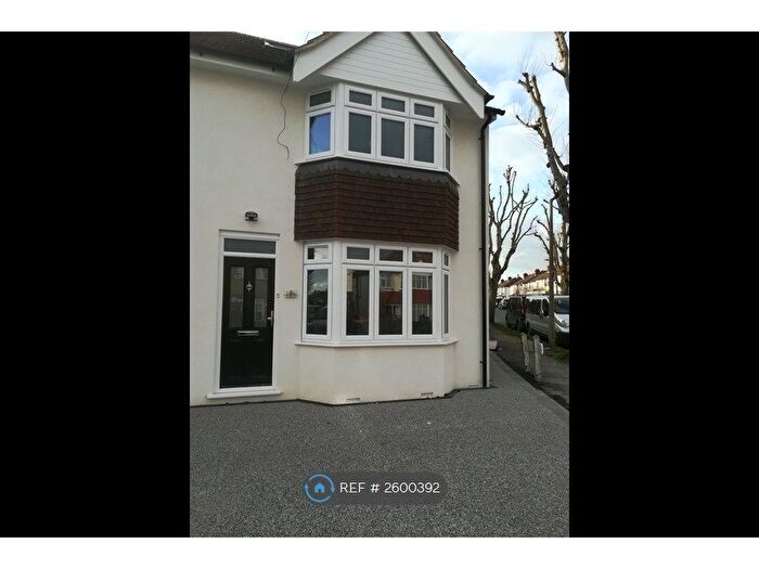 2 Bedroom Flat To Rent In Cheam Sutton, Sutton, SM3