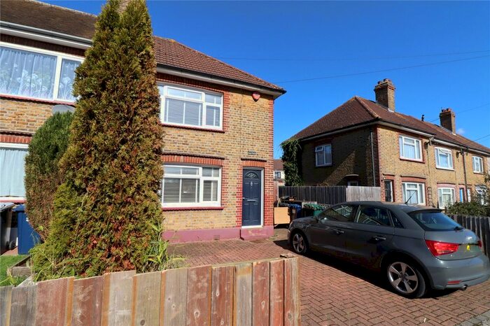 2 Bedroom End Of Terrace House To Rent In Fryent Grove, London, NW9