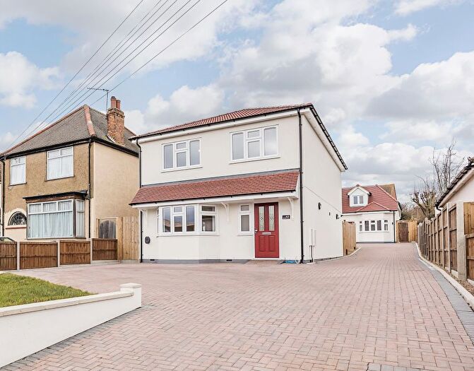 4 Bedroom Detached House To Rent In Blackfen Road, Sidcup, DA15