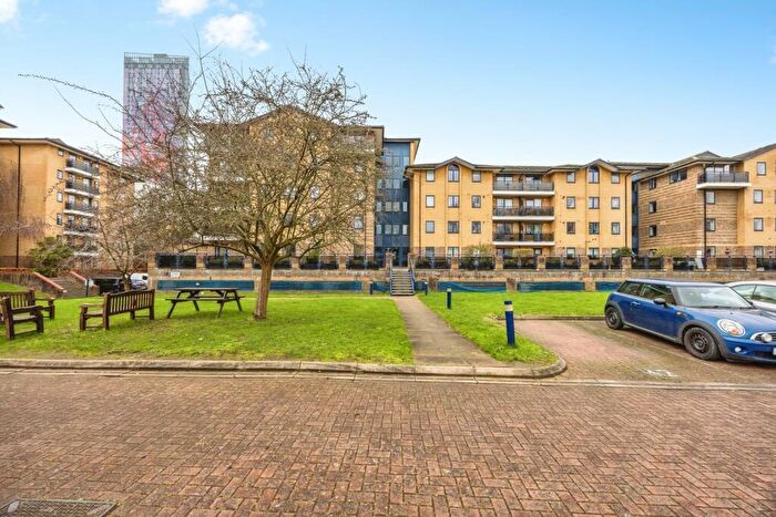 2 Bedroom Flat For Sale In Tavistock Road, Croydon, CR0