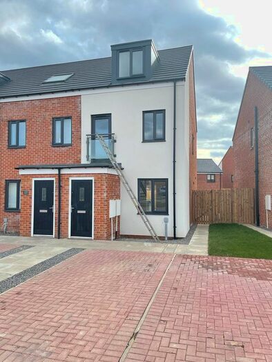 3 Bedroom Semi-Detached House To Rent In Gatekeeper Close, Newcastle Upon Tyne, NE13
