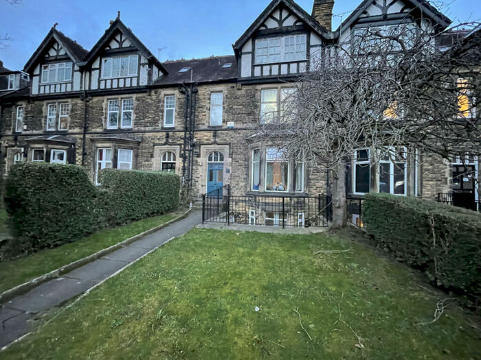 3 Bedroom Apartment To Rent In Holly Bank, Leeds, West Yorkshire, LS6