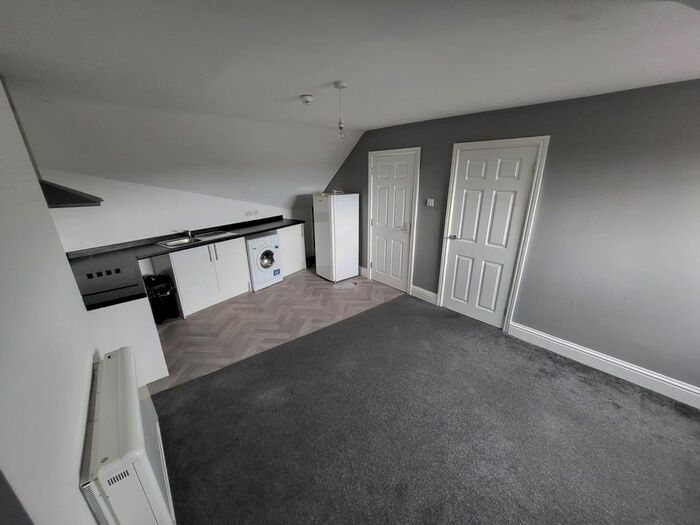 1 Bedroom Flat To Rent In High Street, Cradley Heath, B64