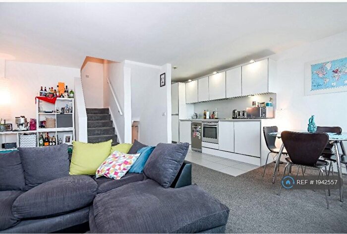 2 Bedroom Flat To Rent In Aragon Tower, London, SE8