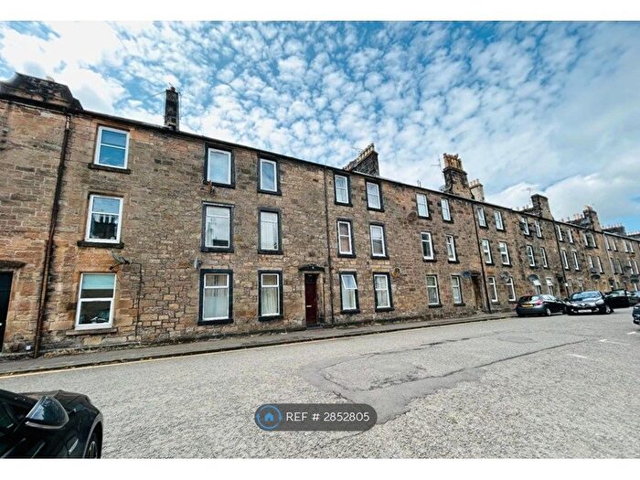 2 Bedroom Flat To Rent In Bruce Street, Stirling, FK8