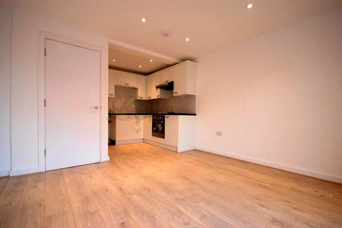 1 Bedroom Flat To Rent In Fretherne Road, Welwyn Garden City, AL8