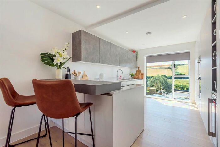 4 Bedroom Semi-Detached House To Rent In Gannel Road, TR7