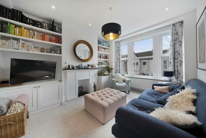 3 Bedroom Maisonette To Rent In Heaton Road, Tooting, Mitcham, CR4