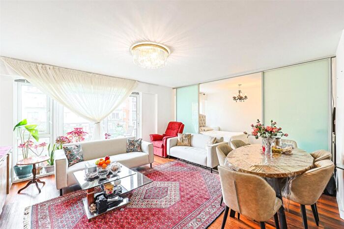 1 Bedroom Apartment For Sale In Heritage Avenue, Beaufort Park, Colindale, NW9