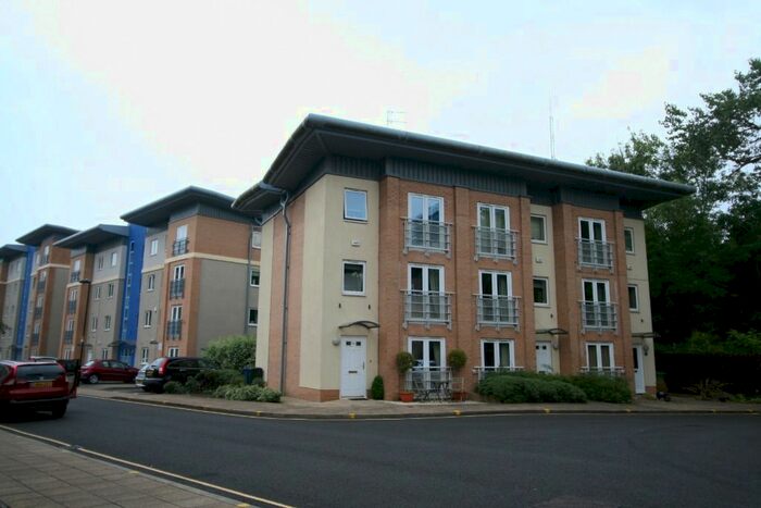2 Bedroom Flat To Rent In Knightsbridge Court, Gosforth, Newcastle Upon Tyne, NE3