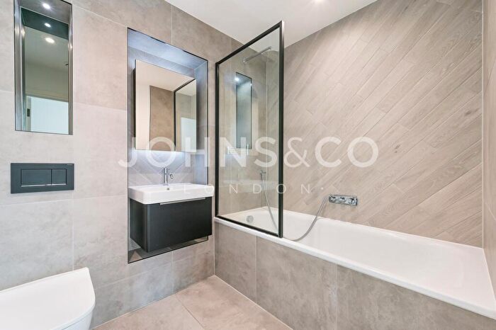 2 Bedroom Apartment To Rent In Horlicks Quarter, Slough, Berkshire, SL1