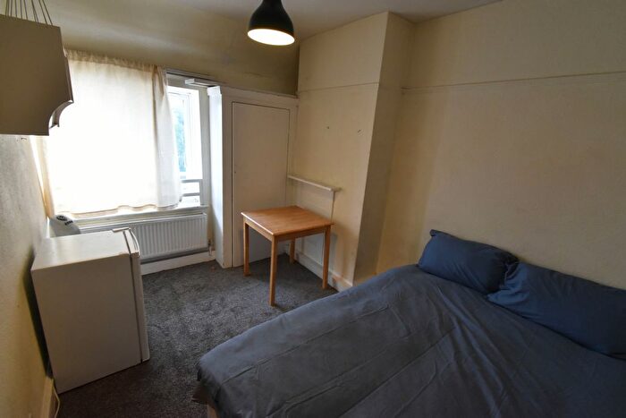 10 Bedroom Flat To Rent In Forty Avenue, HA9