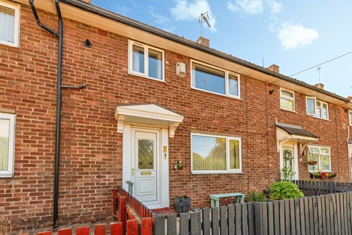 2 Bedroom End Of Terrace House For Sale In Farlington Close, Hull, HU9