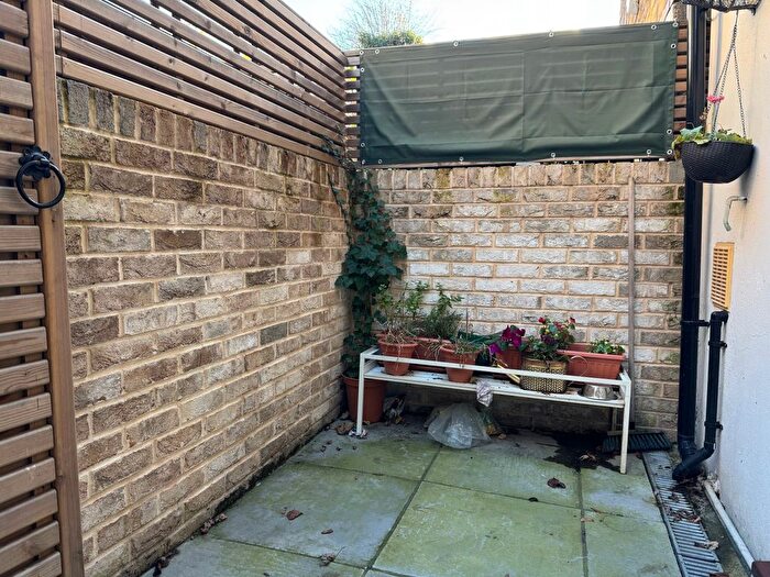 1 Bedroom Flat To Rent In Junction Road / Pemberton Gardens, Archway, London, N19