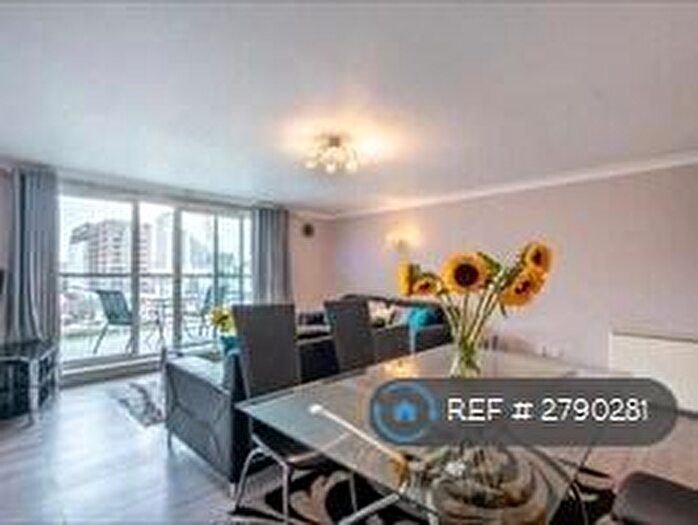 2 Bedroom Flat To Rent In Antilles Bay Apartments, Isle Of Dogs, London, E14
