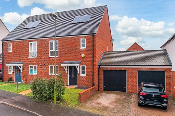 3 Bedroom Semi Detached House For Sale In Spencer Way, Stevenage, SG2