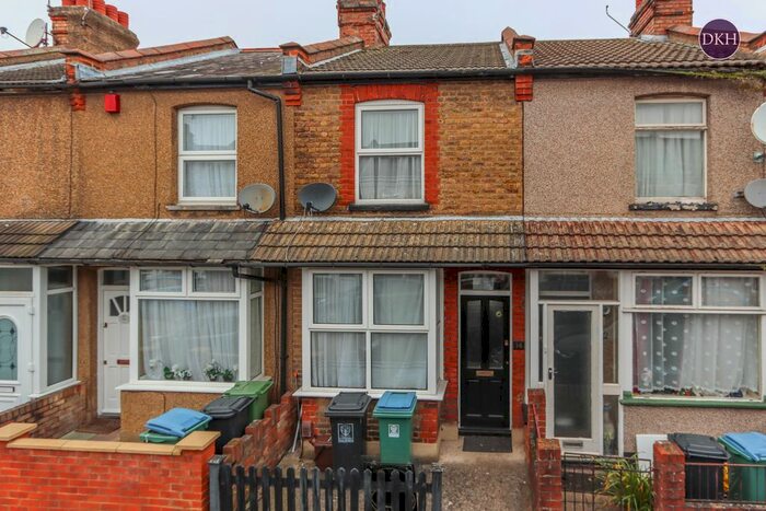 2 Bedroom Terraced House To Rent In Pretoria Road, Watford, WD18