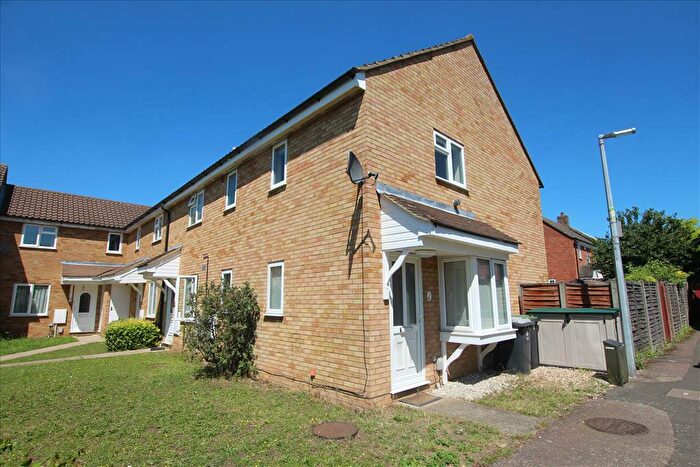 1 Bedroom Cluster House To Rent In Durham Close, Biggleswade, SG18