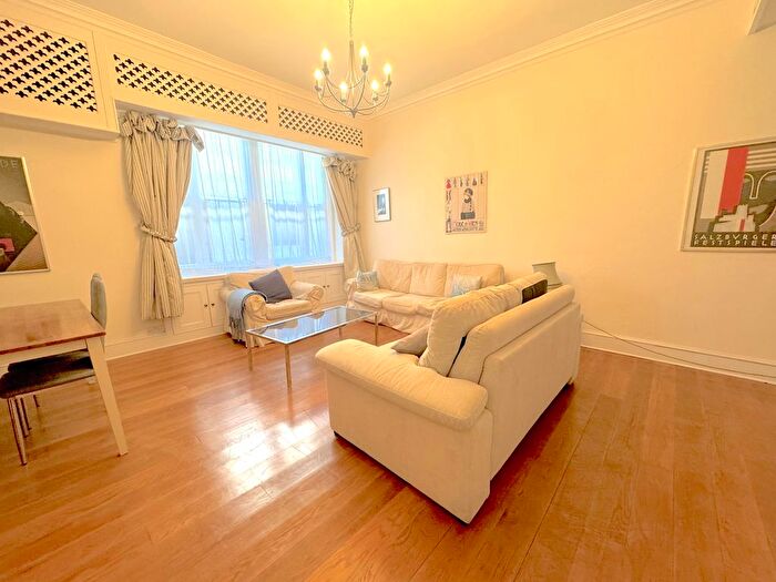 2 Bedroom Flat For Sale In Queens Gate, London, SW7