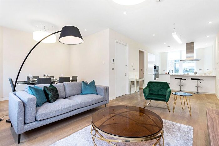 4 Bedroom Flat To Rent In Bentinck Street, London, W1U