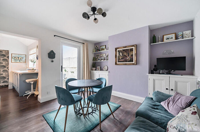 2 Bedroom End Of Terrace House For Sale In Burcott Road, Wells, BA5