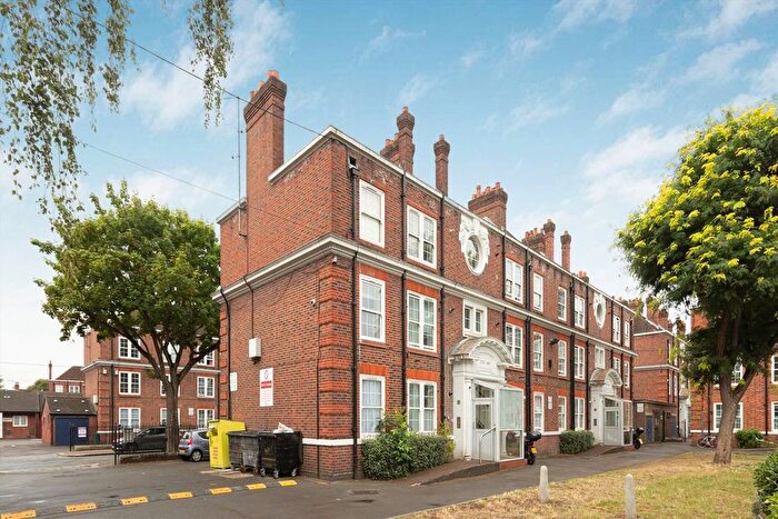 2 Bedroom Flat To Rent In Cleverly Estate, Wormholt Road, W12