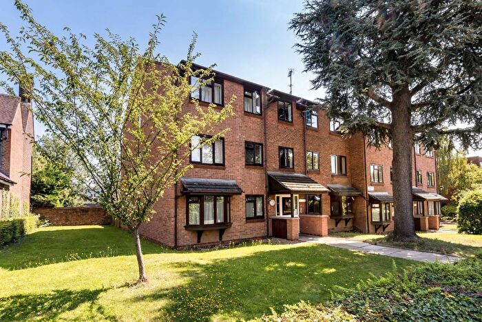 2 Bedroom Flat To Rent In Park View Road, Ealing, W5