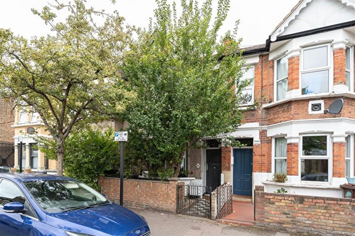 2 Bedroom Flat For Sale In Borwick Avenue, Walthamstow, E17