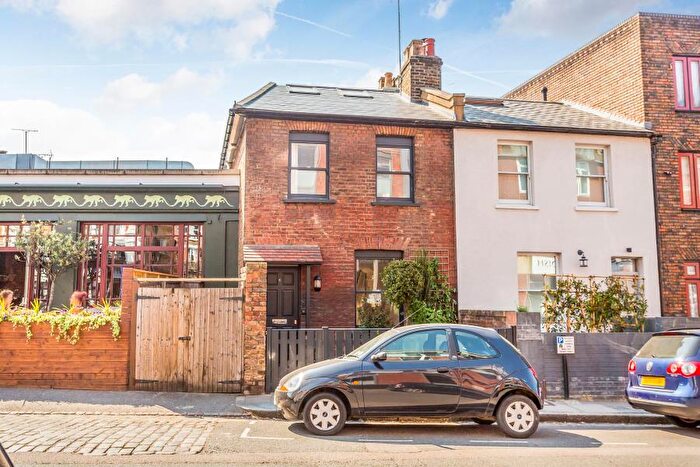 3 Bedroom Terraced House To Rent In Middle Lane, Crouch End, N8