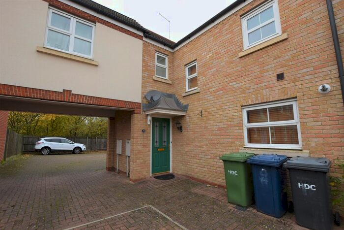 3 Bedroom End Of Terrace House To Rent In Meadow Rise, Huntingdon PE29