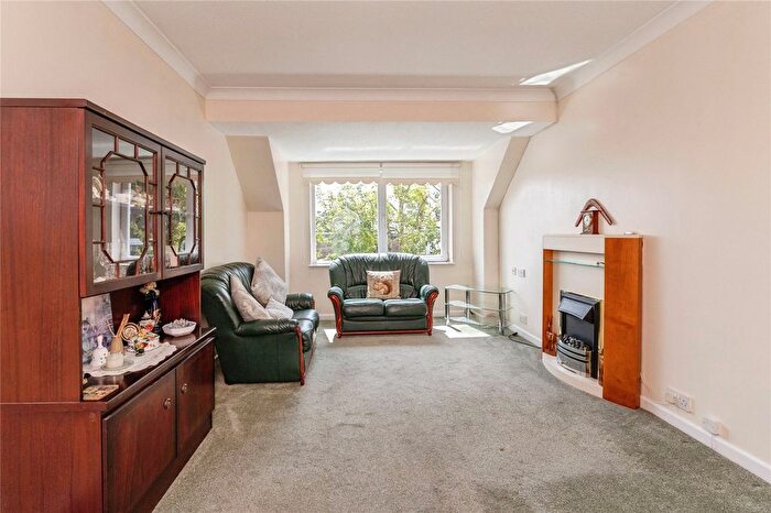 1 Bedroom Flat For Sale In Homehurst House, Brentwood, CM15