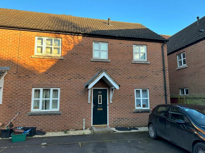 2 Bedroom Flat To Rent In Massingham Park, Taunton, TA2